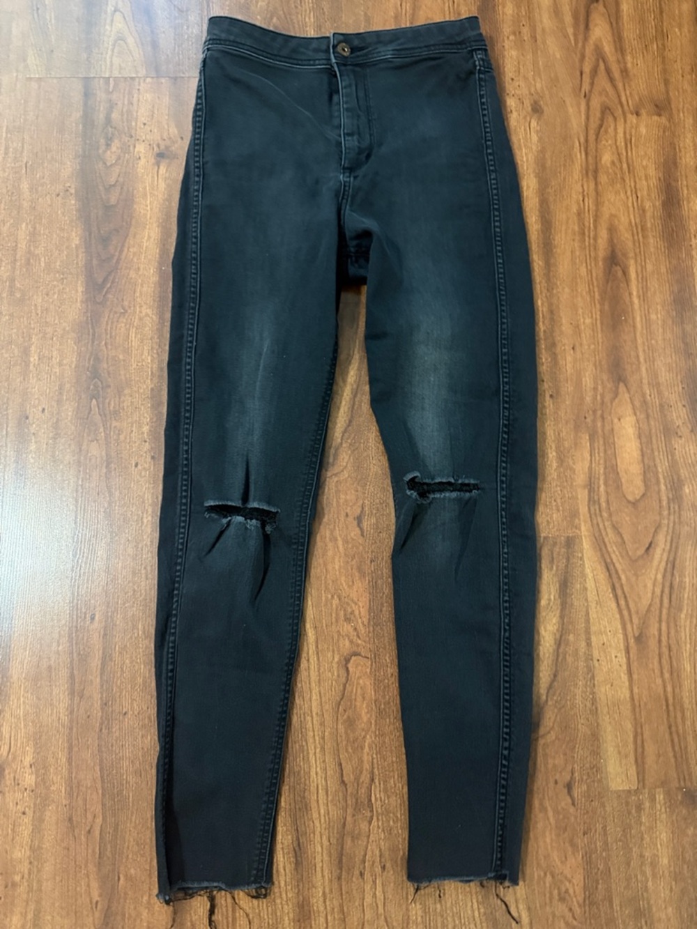 H&M Black Distressed Raw-Hem Skinny Jeans - Picture 1 of 7